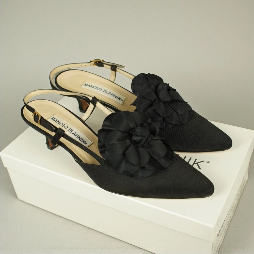 Manolo Blahnik slingback pumps Black flower Accent Kitten Heel Sz 36.5 Party
